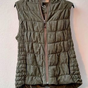 NWOT Ladies hoodie vest